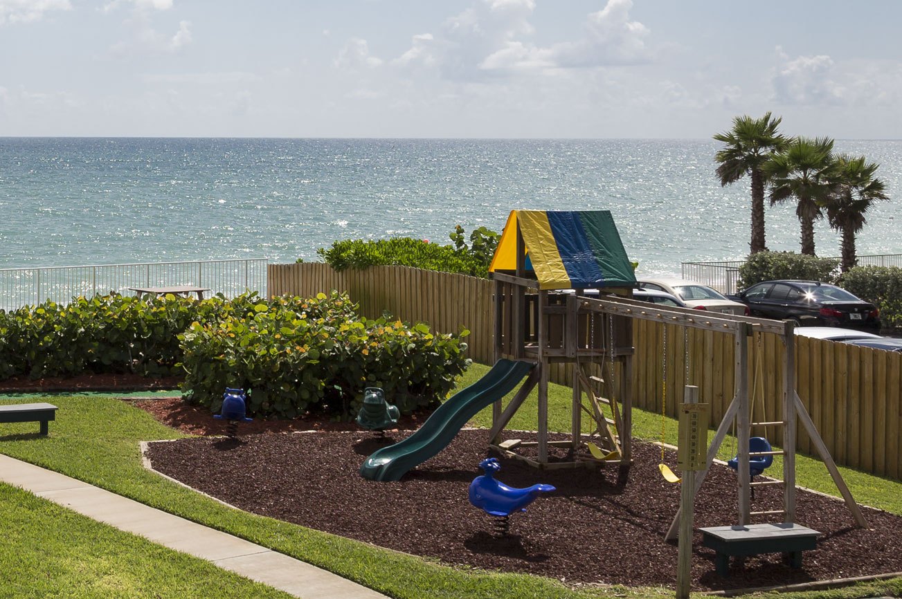Reef_Ocean_Resort_playground_area